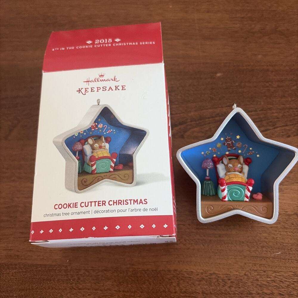 Hallmark Keepsake Cookie Cutter Christmas 4th in Series Ornament 2015 Mouse Bed